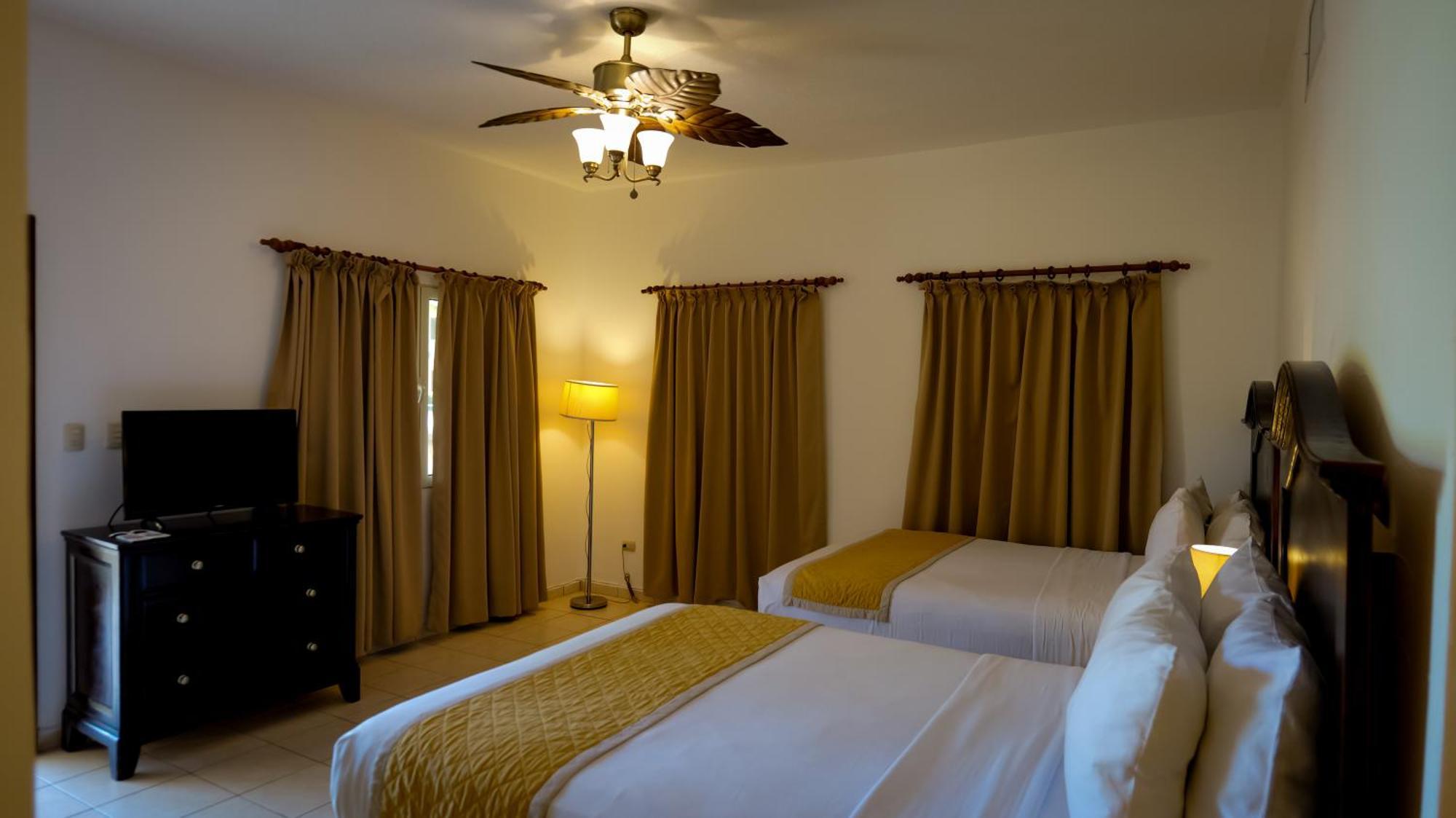 La Ensenada Beach Resort Тела Екстериор снимка